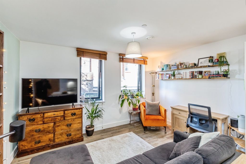 Property photo 3 of 12