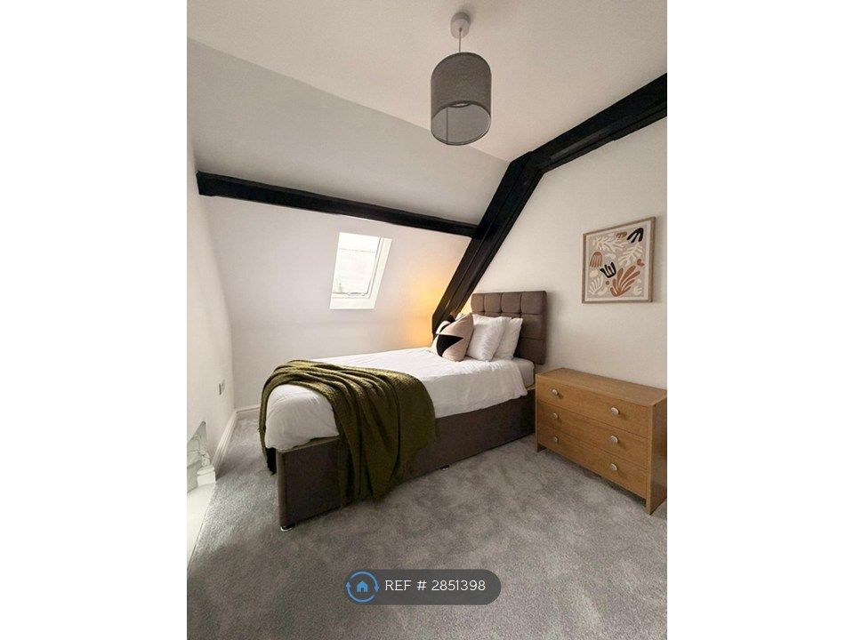 Property photo 2 of 34