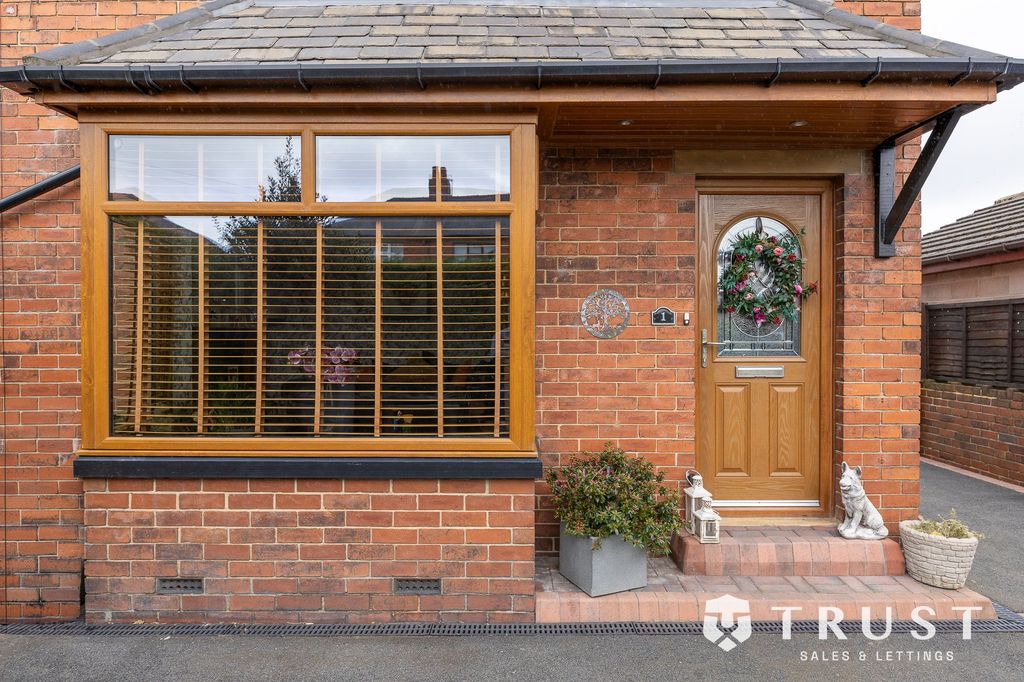 Property photo 2 of 29