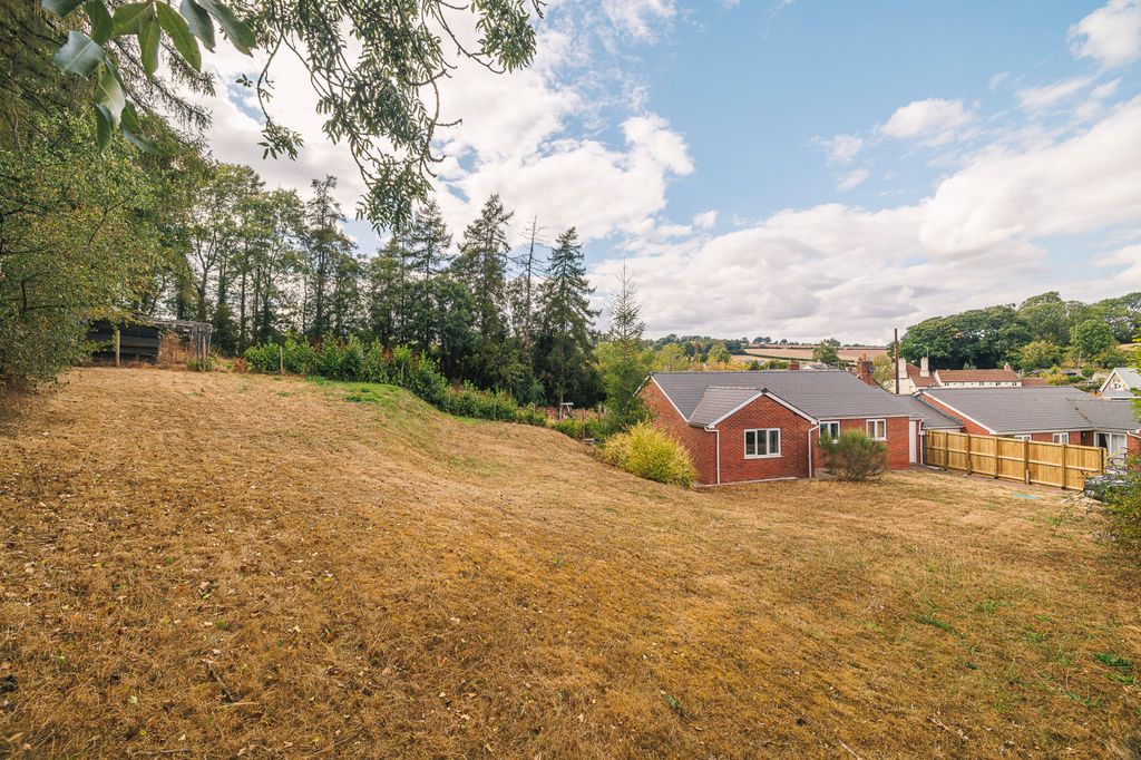 Property photo 1 of 17 Picture No. 03