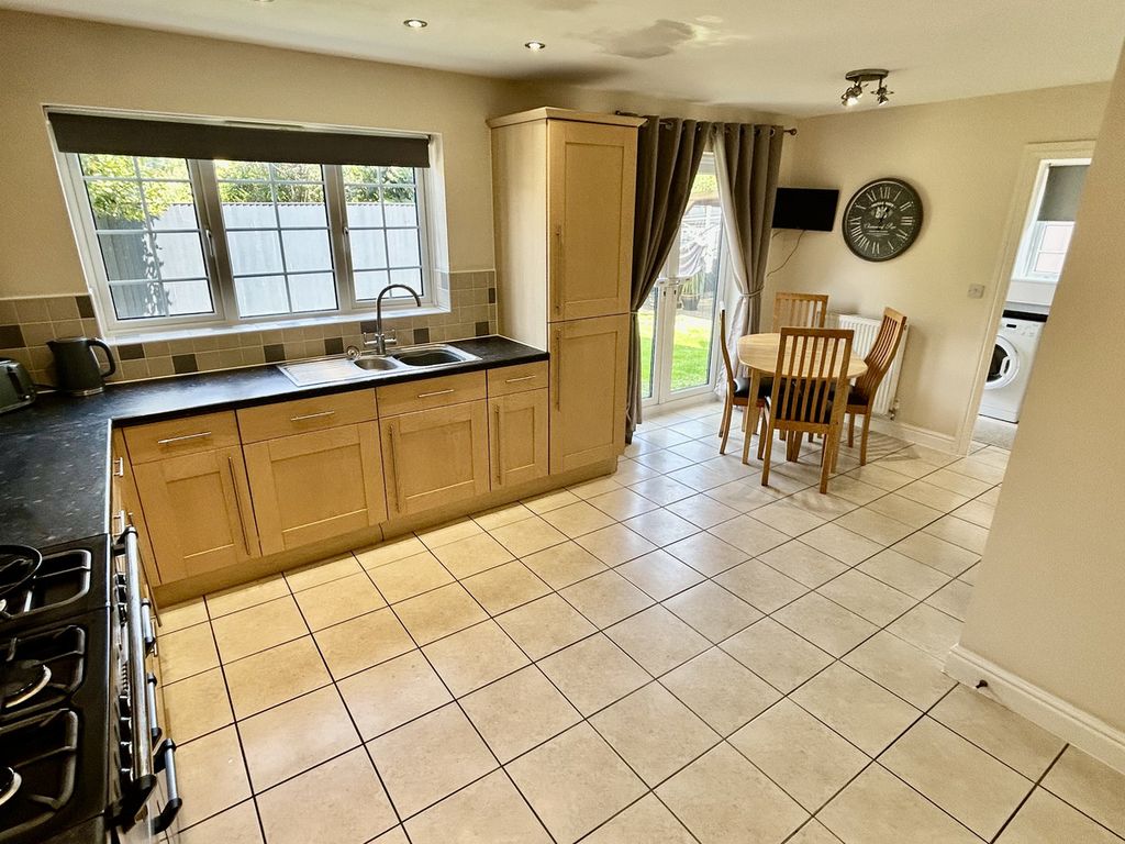 Property photo 3 of 24
