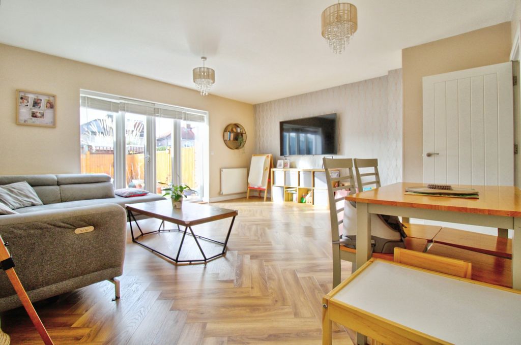 Property photo 2 of 27 7