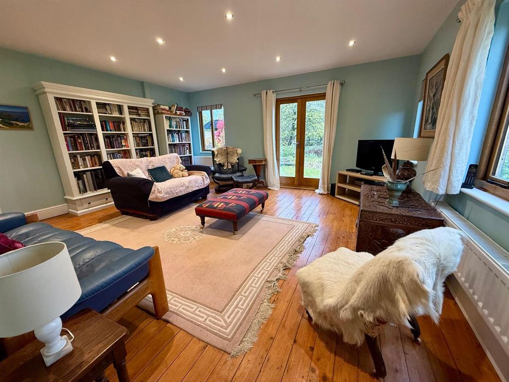 Property photo 3 of 22