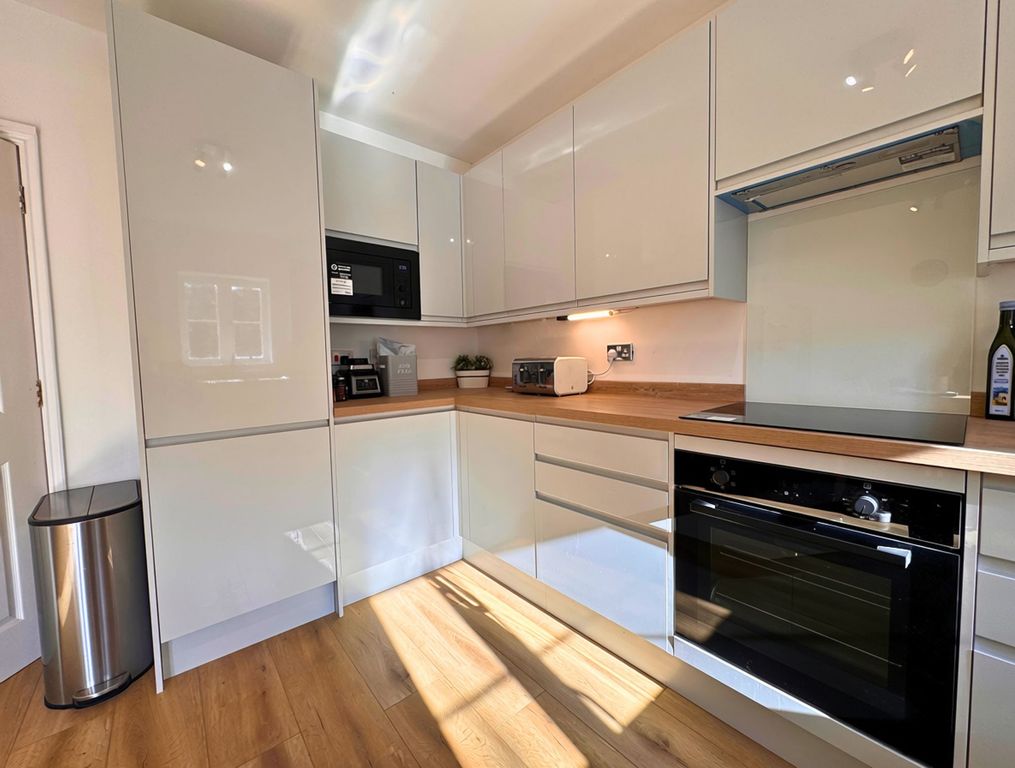 Property photo 3 of 24 Kitchen