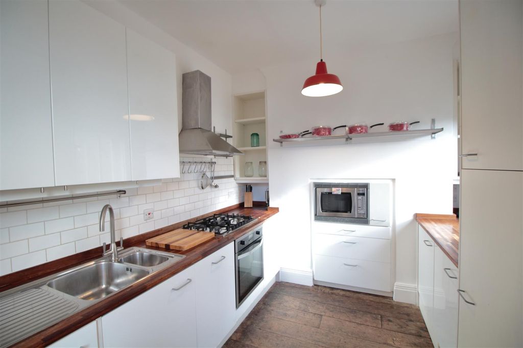 Property photo 1 of 15 Kitchen