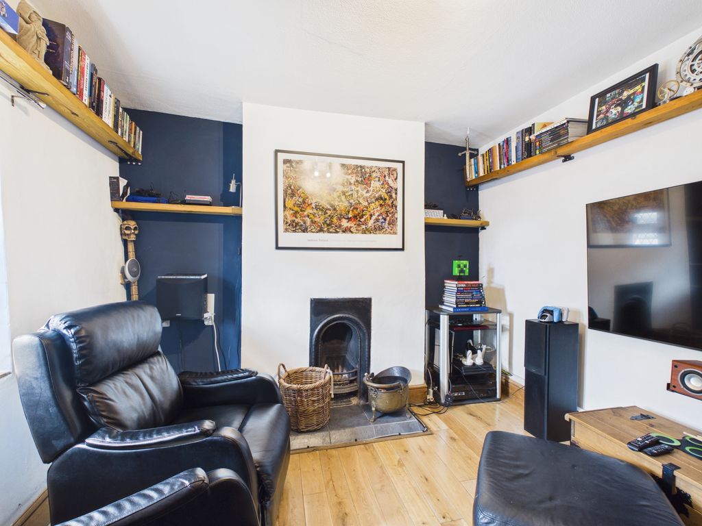 Property photo 2 of 19