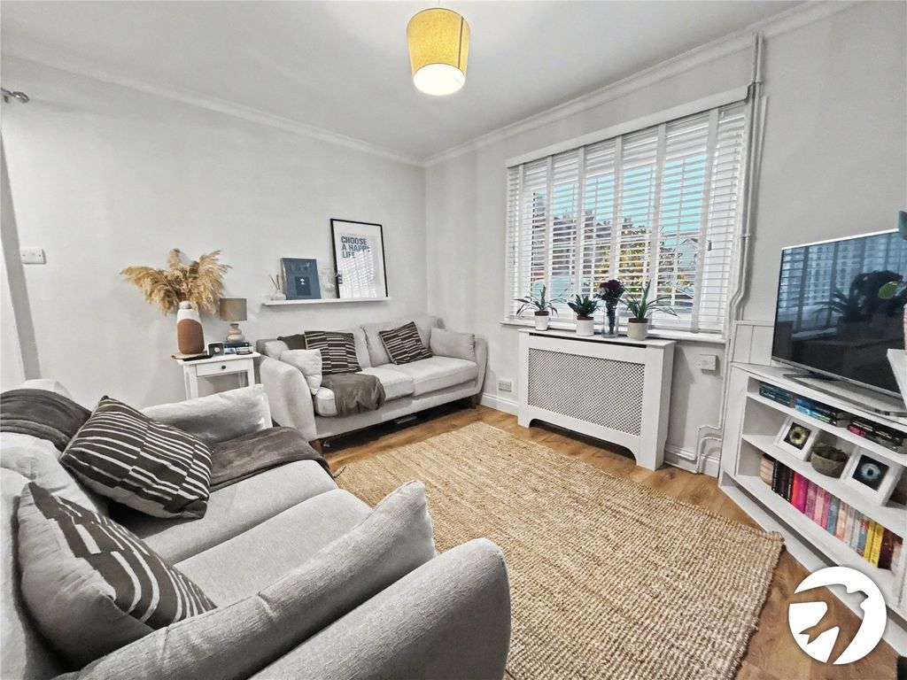 Property photo 3 of 29 Picture No. 21