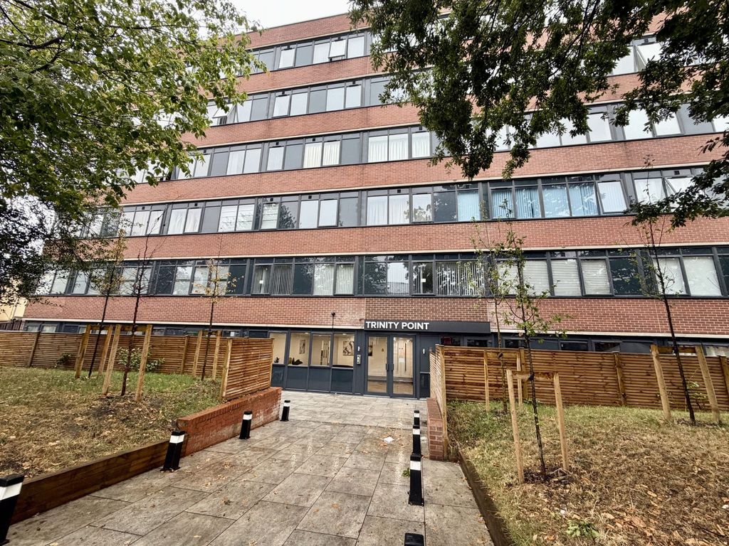 Property photo 2 of 11 External