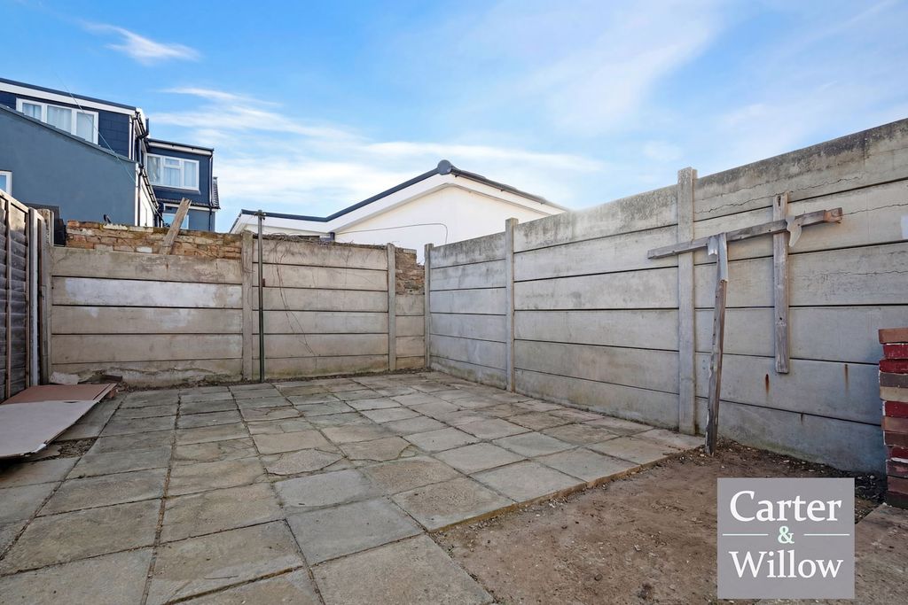 Property photo 2 of 15