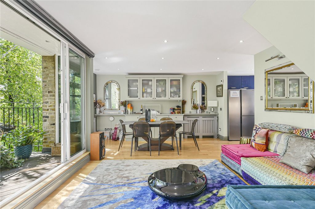 Property photo 2 of 16 Picture No. 22