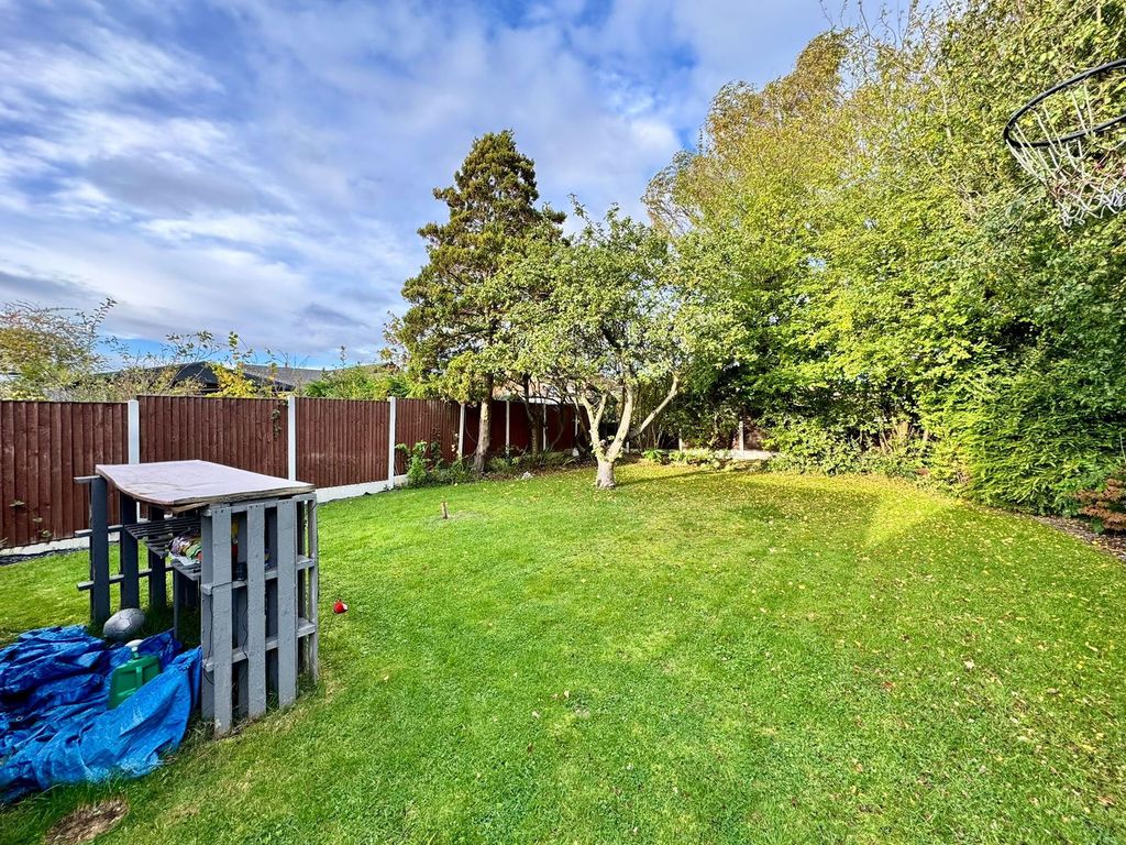 Property photo 2 of 35