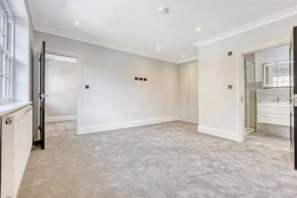 Additional image 17 of 6 bed detached house for saleIvy Chimneys, Epping CM16
