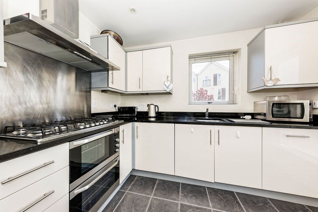 Property photo 2 of 8 Kitchen_Result.Jpg