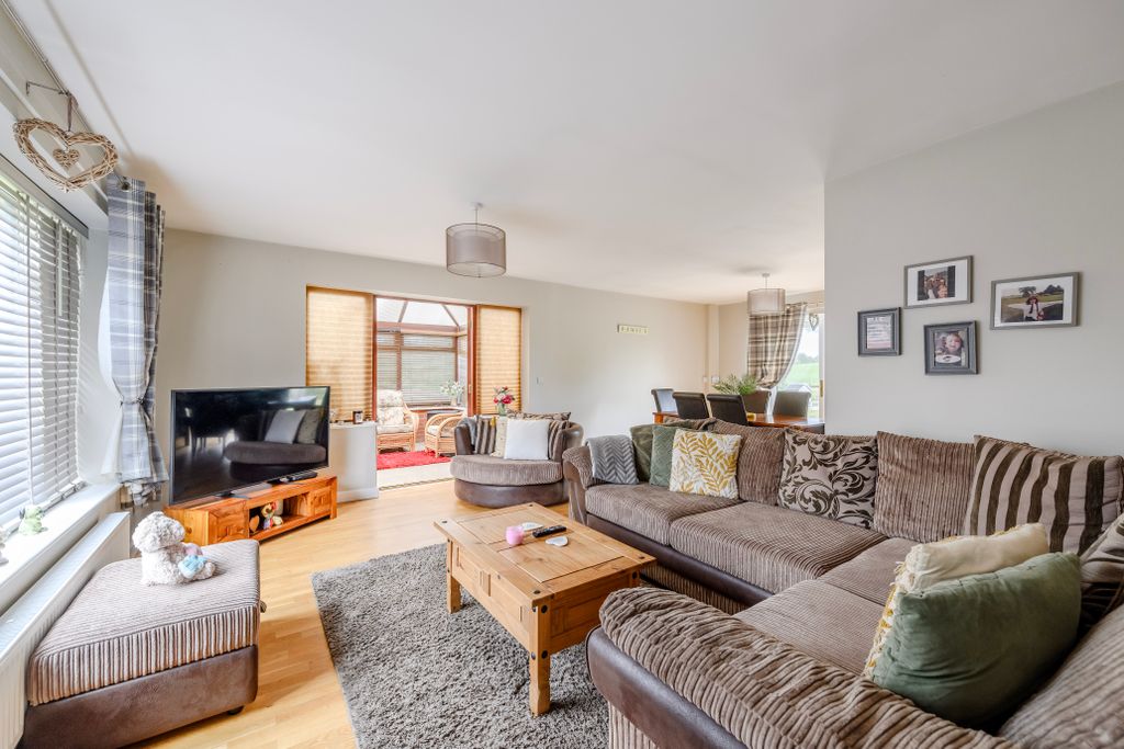 Property photo 2 of 15 Lounge/Dining Room