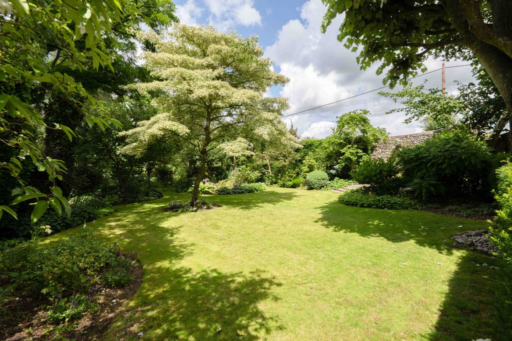 Property photo 3 of 26