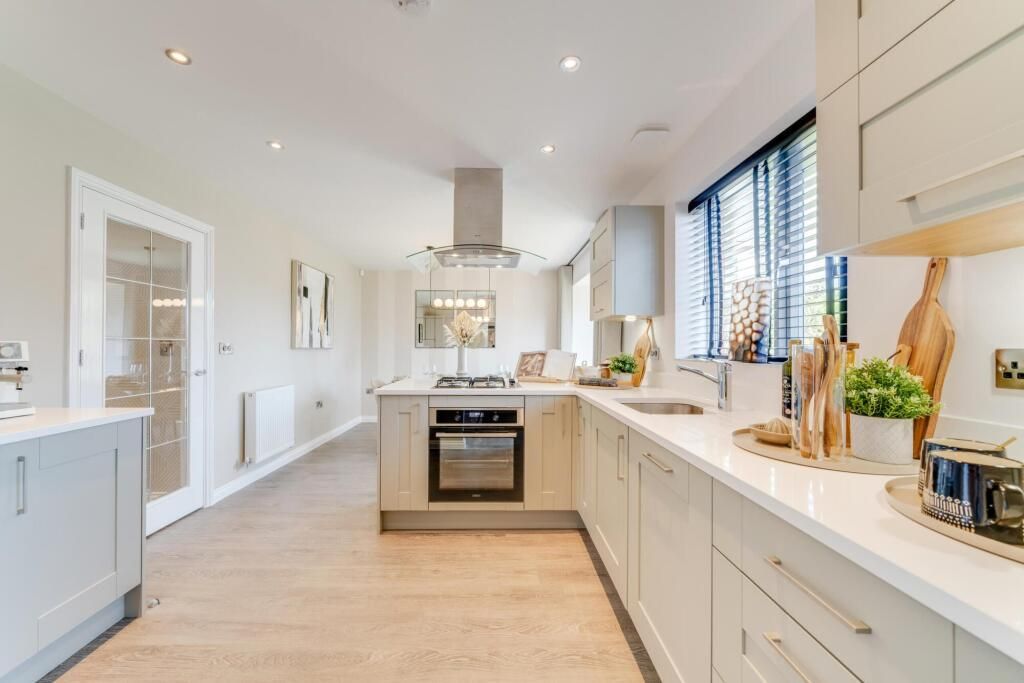 Property photo 3 of 9 Kitchen.Jpeg