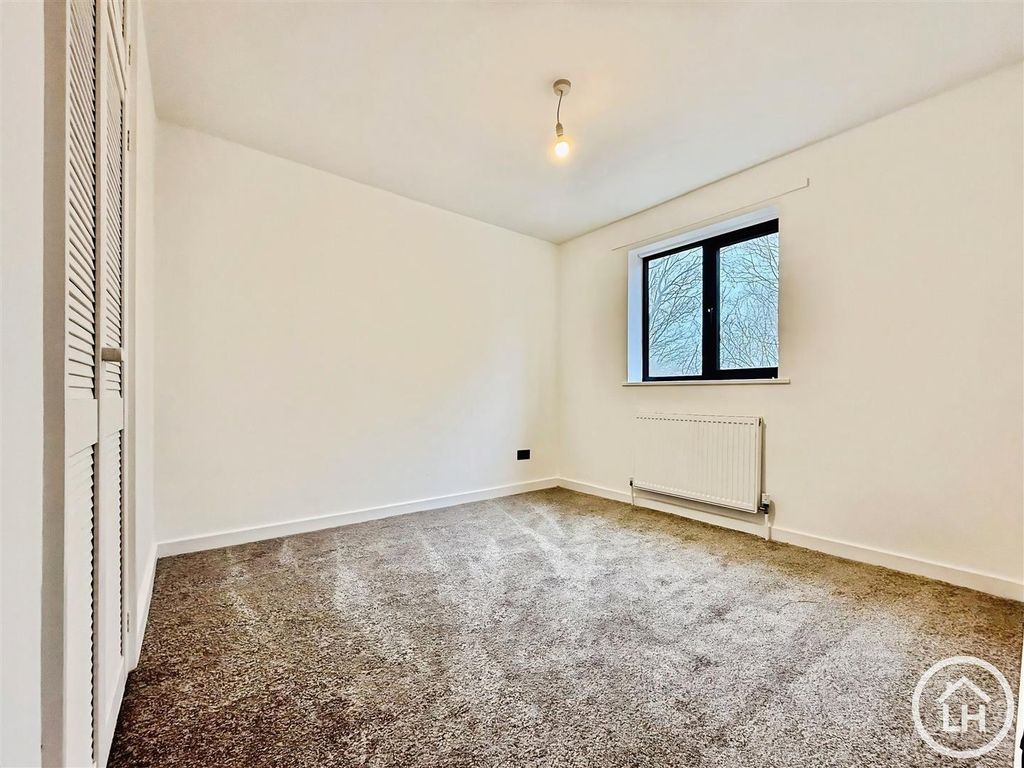 Property photo 2 of 17 Bedroom One