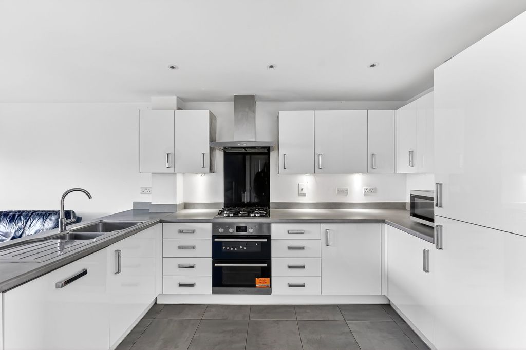 Property photo 3 of 22