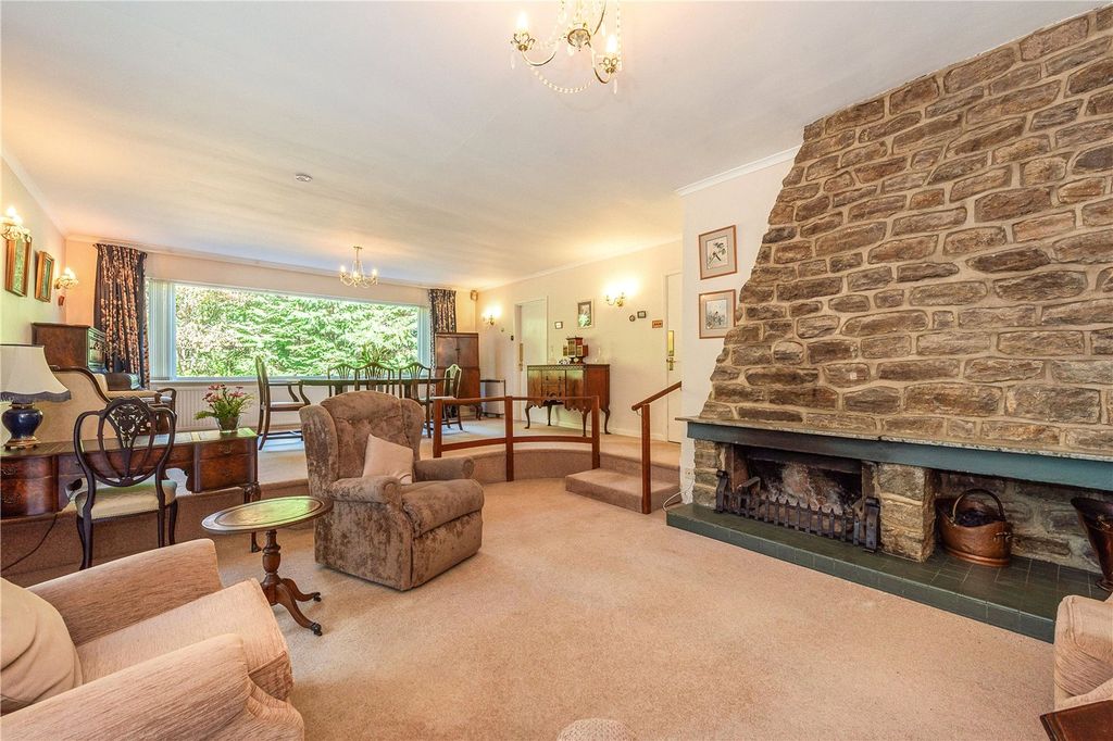 Property photo 3 of 16 Sitting Room