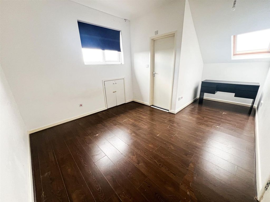 Property photo 1 of 5 Carr Rd E17