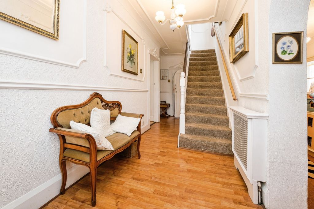 Property photo 2 of 40 Pbox-Img.Jpg