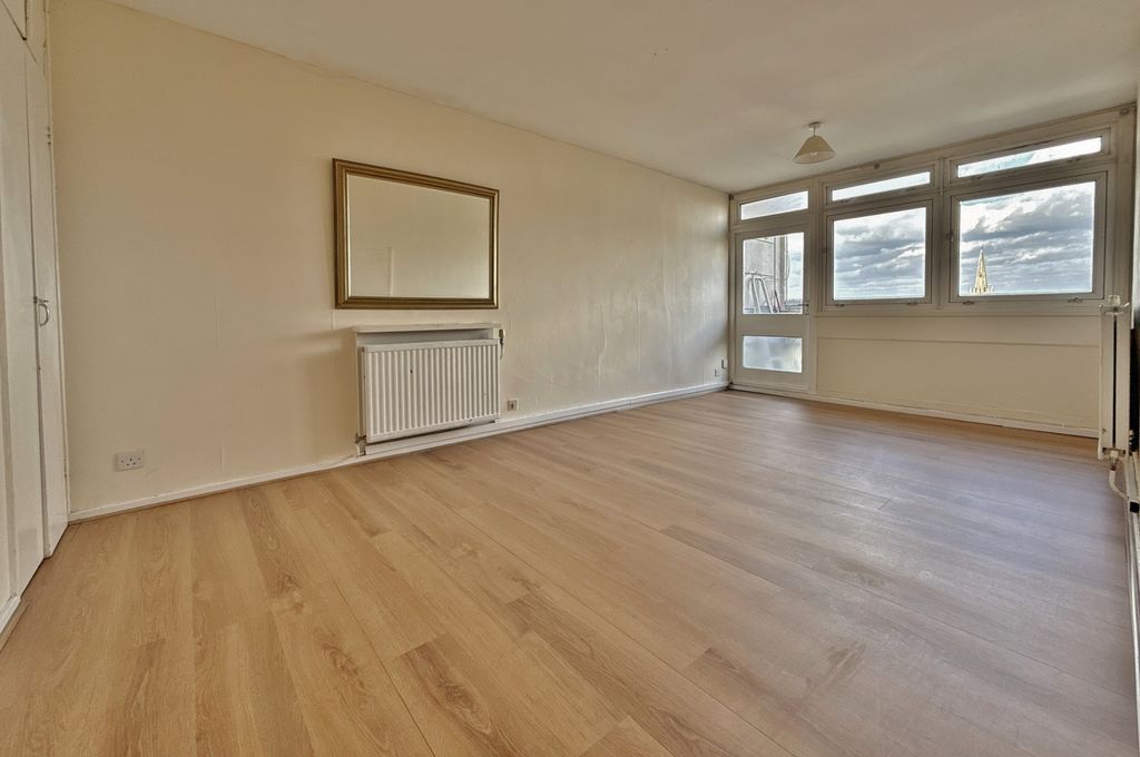 Property photo 1 of 19 Photo 16