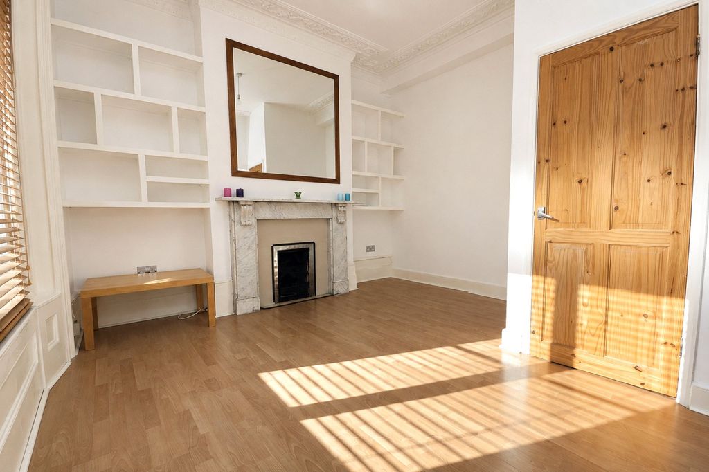 Property photo 2 of 6 Picture No. 07