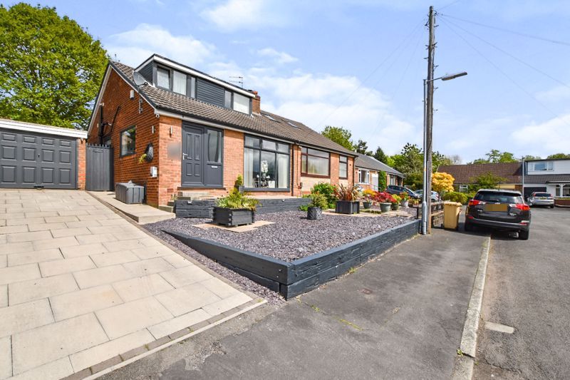 Property photo 1 of 17 External