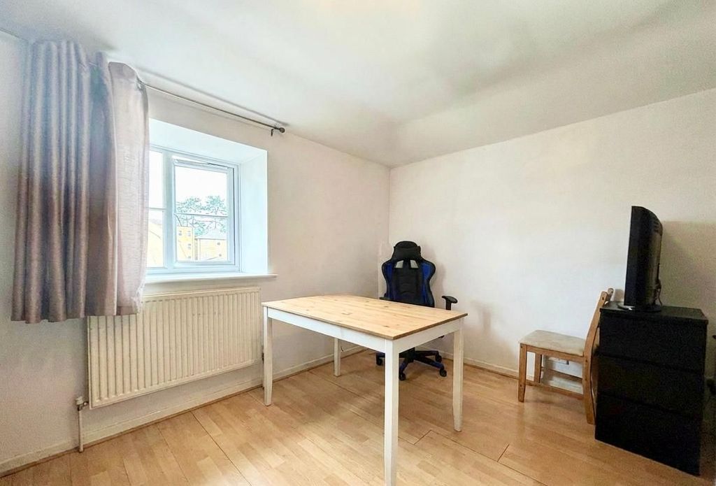 Property photo 3 of 9