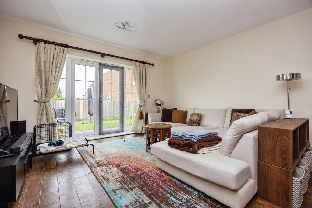 Property photo 2 of 17 Photo