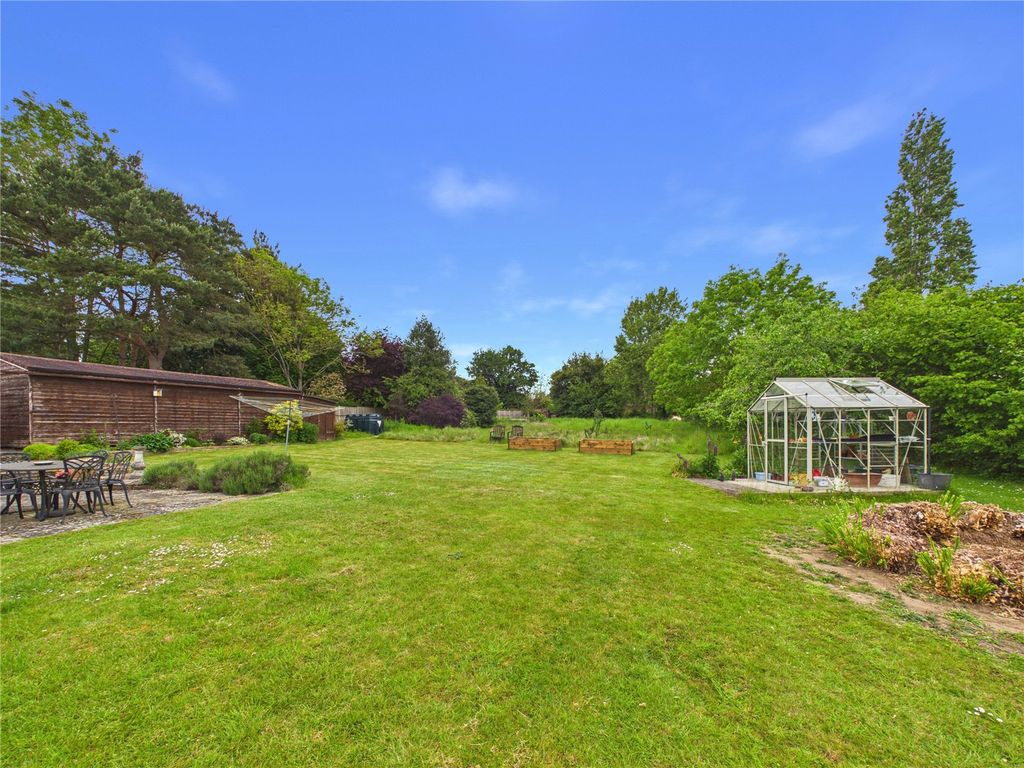 Property photo 2 of 16 Picture No. 13