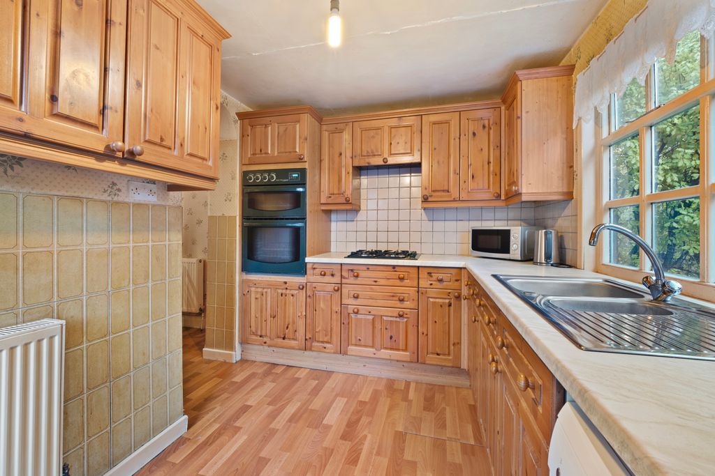Property photo 3 of 27 Picture No. 21