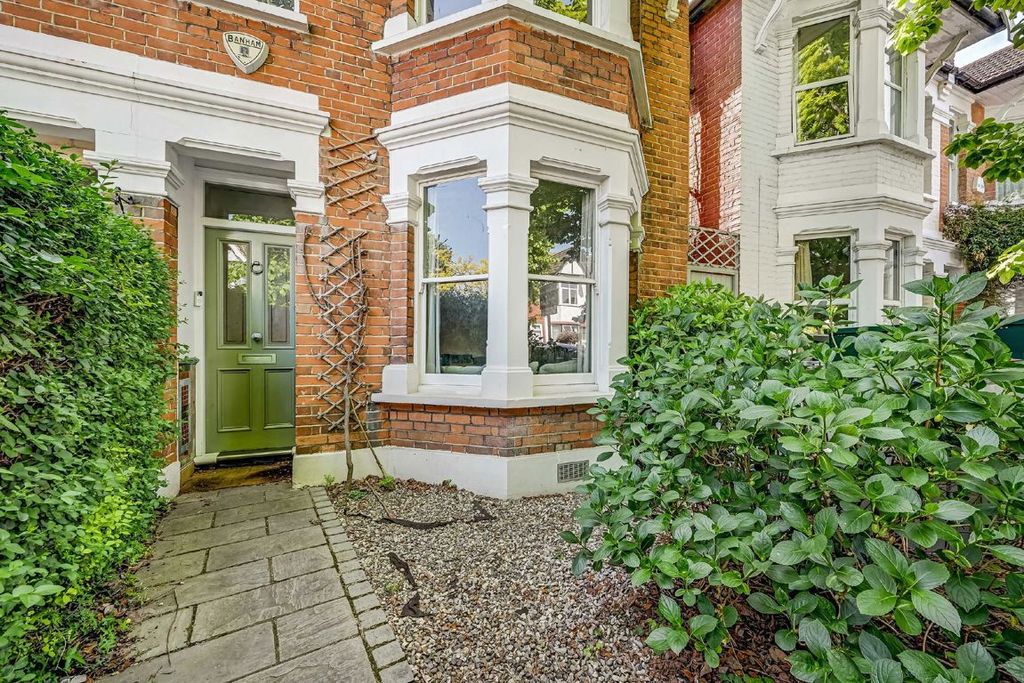 Property photo 1 of 9