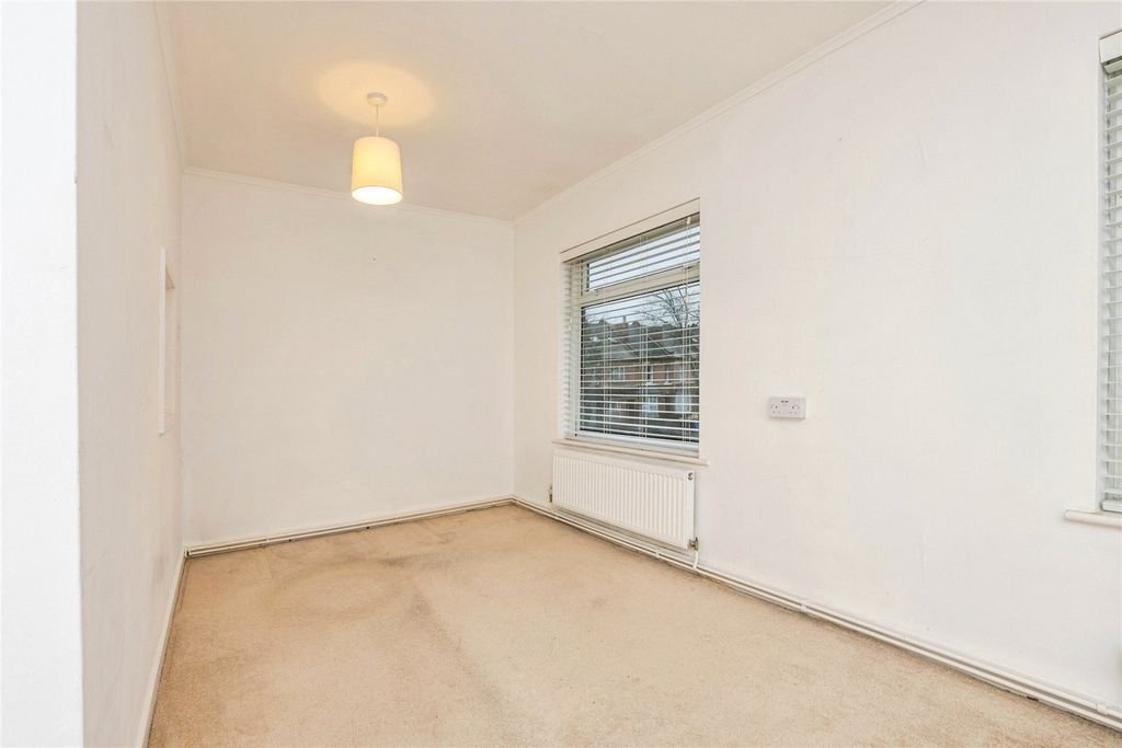 Property photo 3 of 16 Dining Area