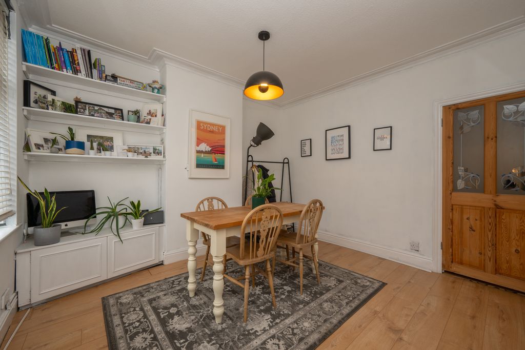 Property photo 2 of 19 Diner