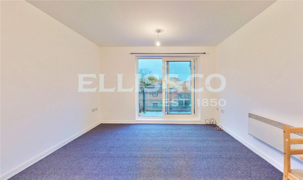 Property photo 1 of 19 Picture No. 07
