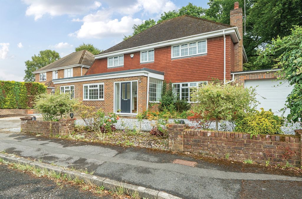Property photo 1 of 11 1328230-1-687Fc02...