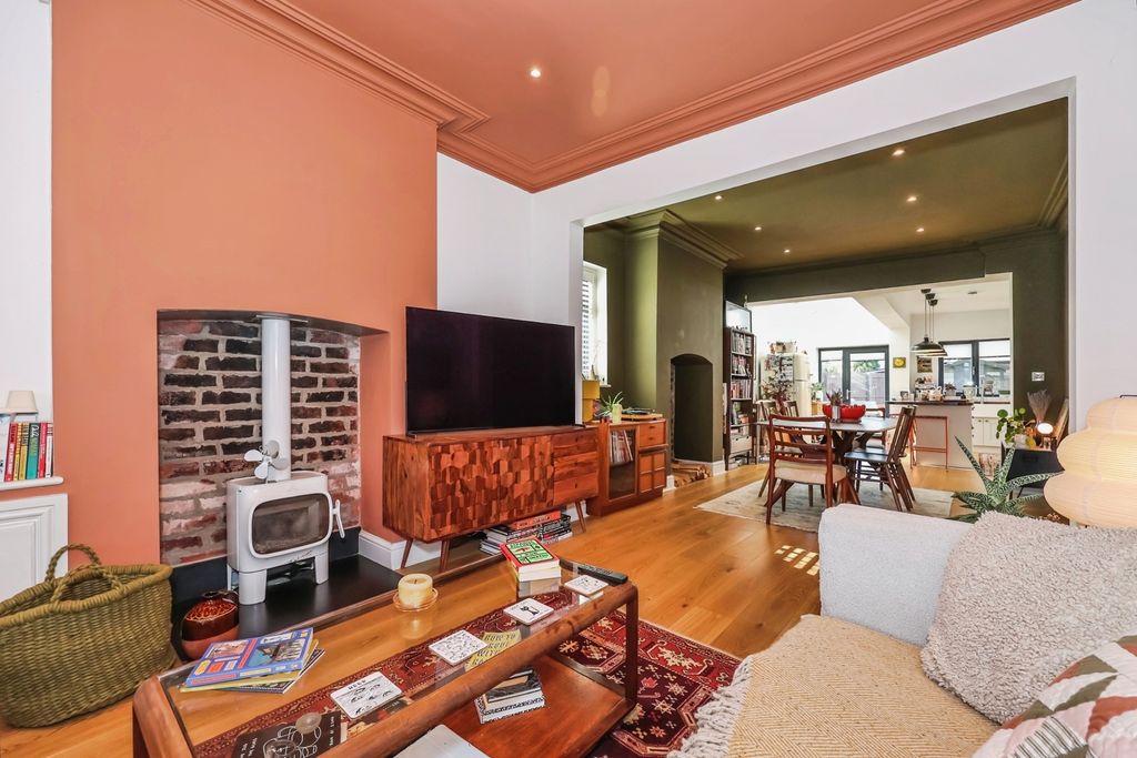 Property photo 3 of 22 Pbox-Img.Jpg