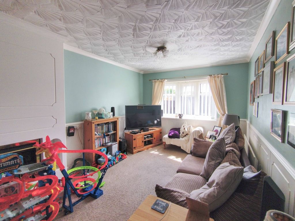Property photo 2 of 22
