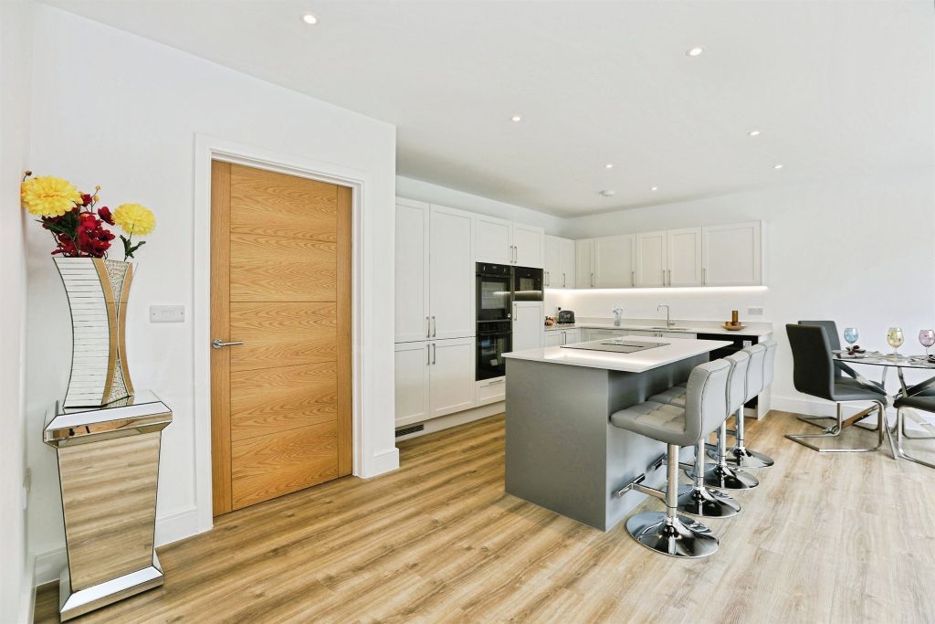 Property photo 3 of 22