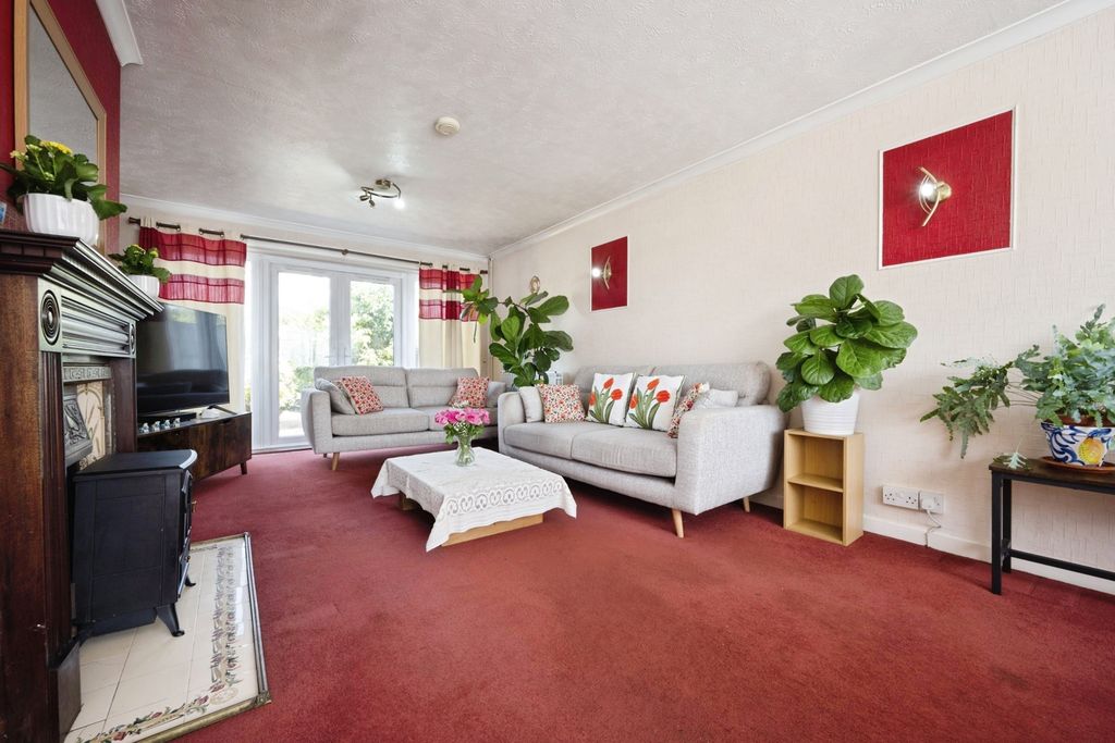 Property photo 2 of 28 Pbox-Img.Jpg