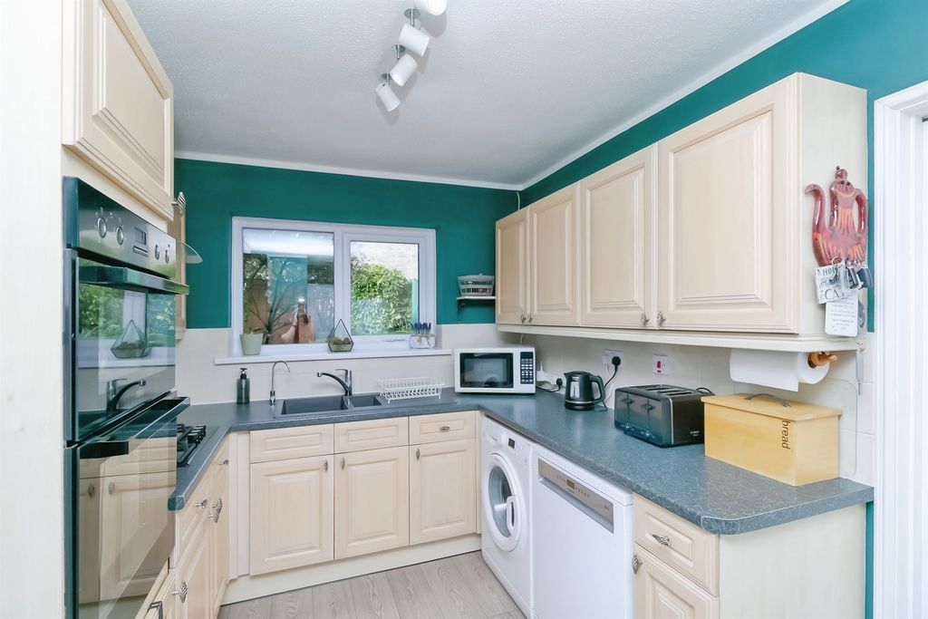 Property photo 3 of 16