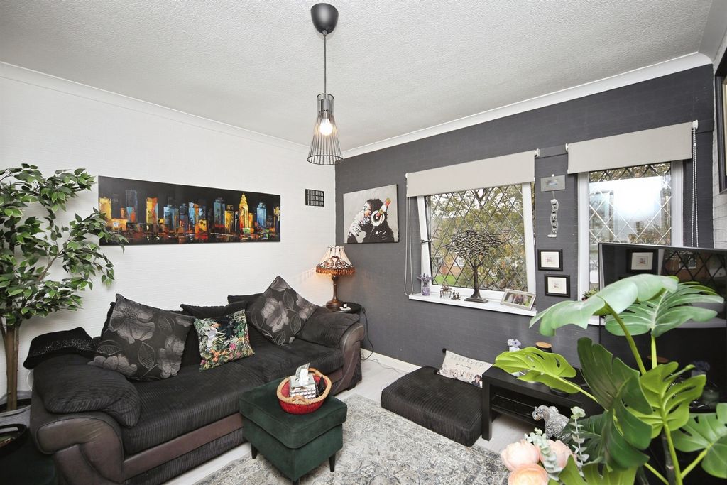 Property photo 2 of 26