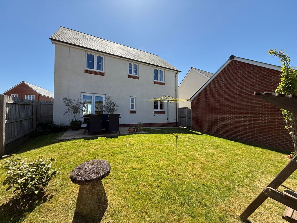 Property photo 2 of 21
