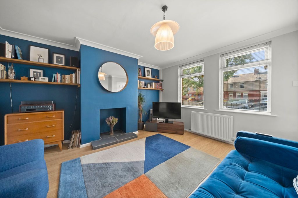 Property photo 2 of 13