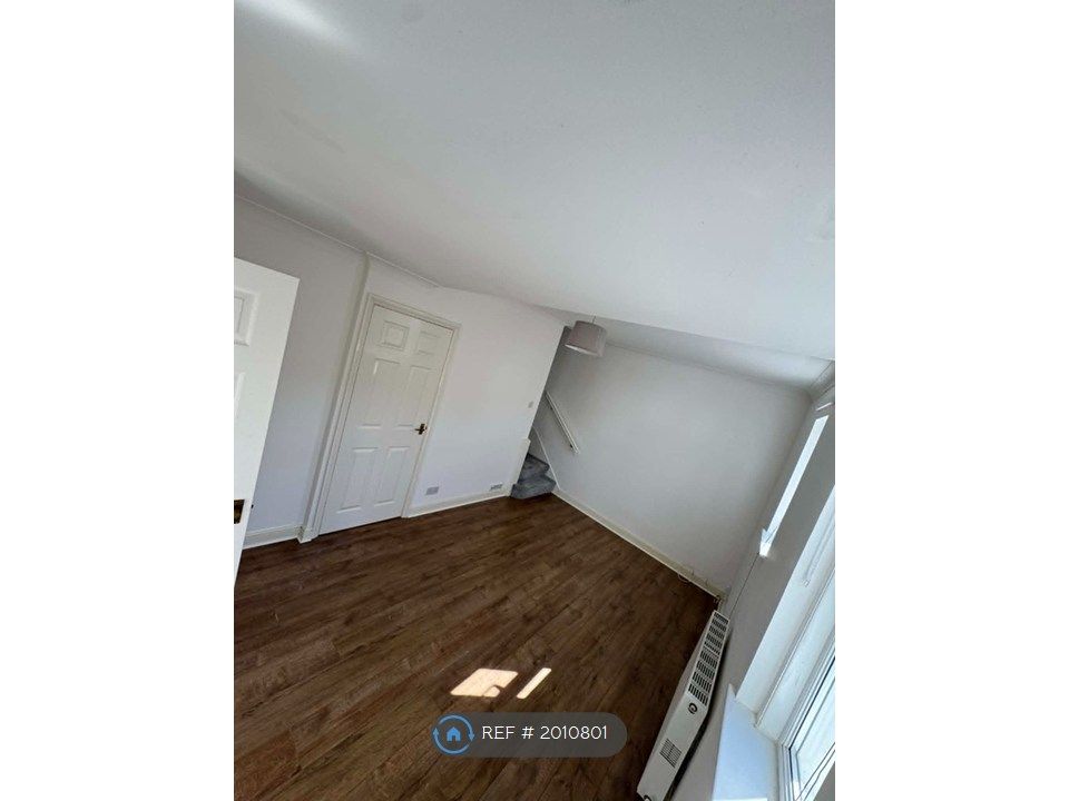 Additional image 10 of 1 bed semi-detached house to rentPlayer Street, Ryde PO33