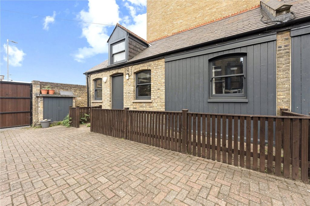 Property photo 1 of 9 Picture No. 10