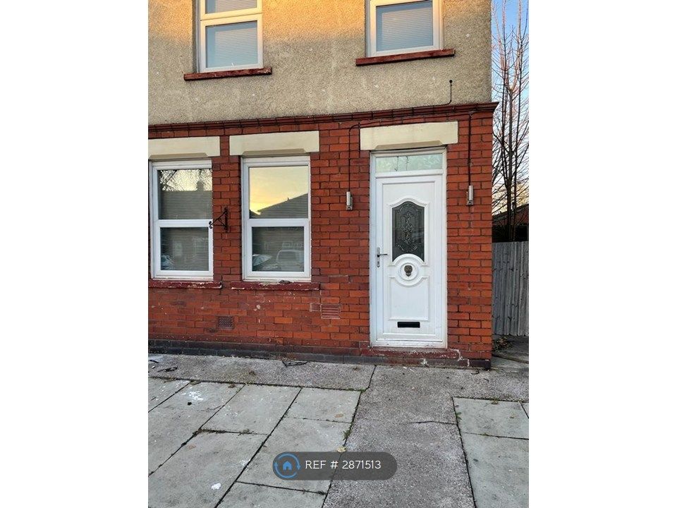 Property photo 2 of 5 Front Of House With Drive