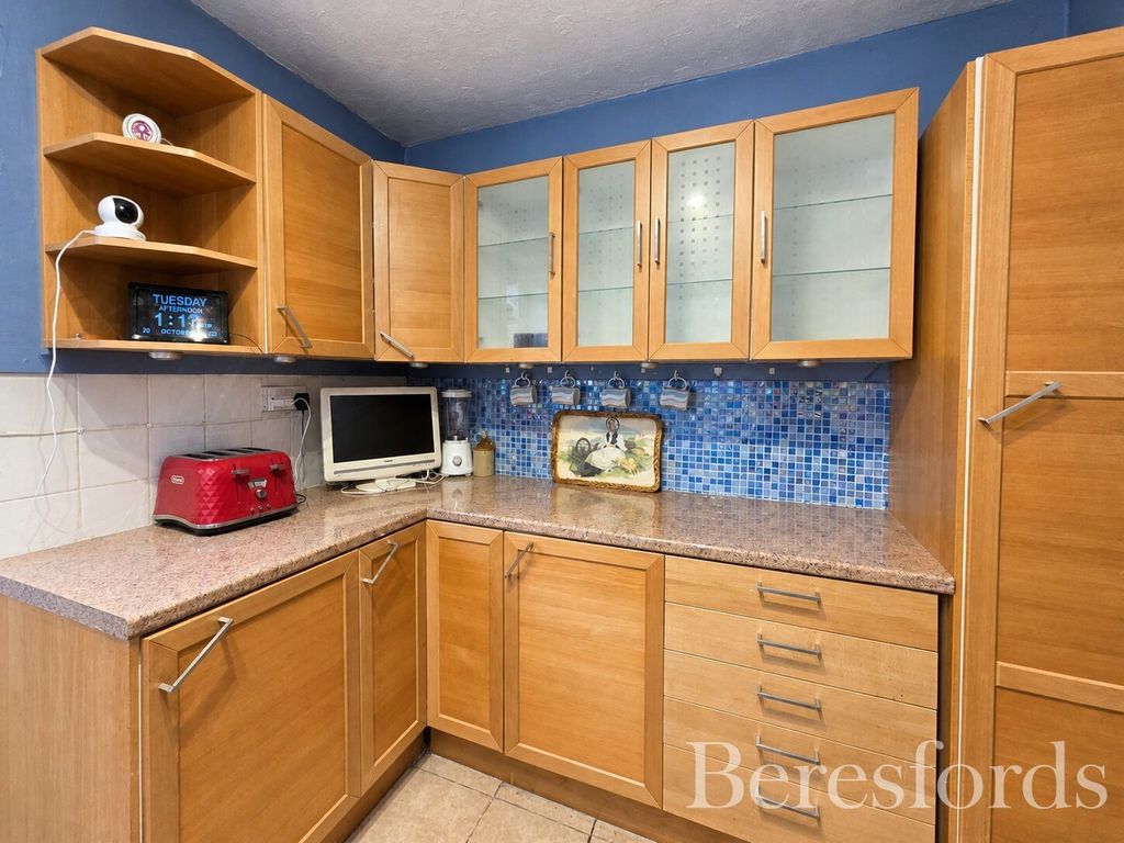 Property photo 3 of 19 Picture No. 17