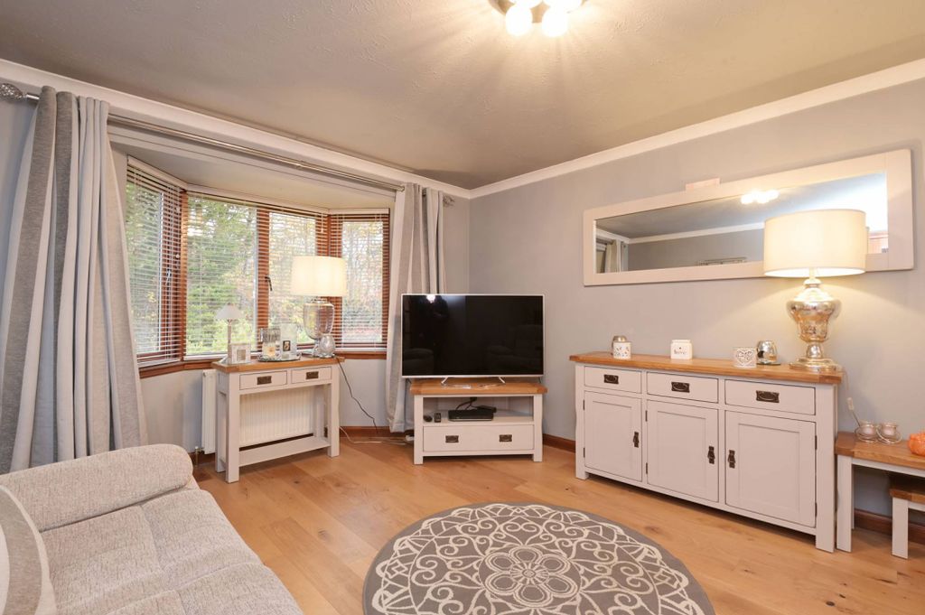 Property photo 3 of 28